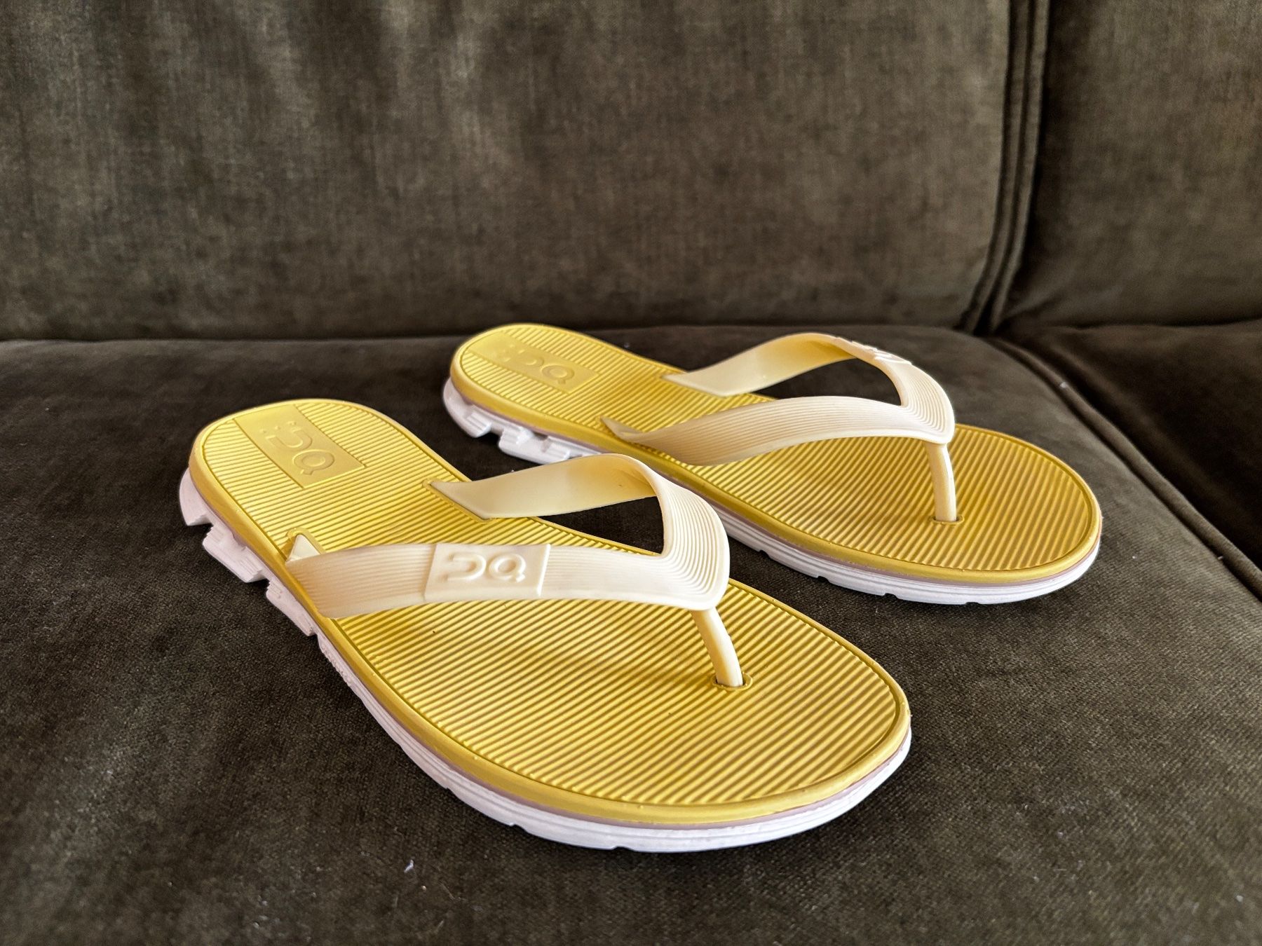 On Damenschuhe: On Running - Cloud Flip Flops Gelb Gr. 38 - 0-Serie! – Neu (gemäss Beschreibung) aus Herrliberg von Tcardo 1