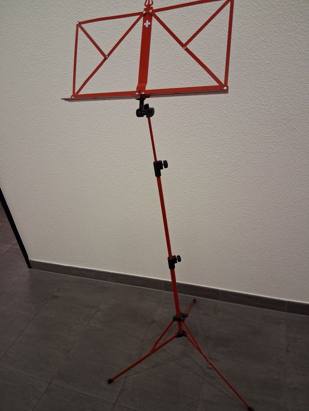 Supporti per strumenti musicali & leggii: Notenständer, Musiknotenständer – Nuovo (secondo la descrizione) da Wädenswil venduto da HGf_Zuerich 1
