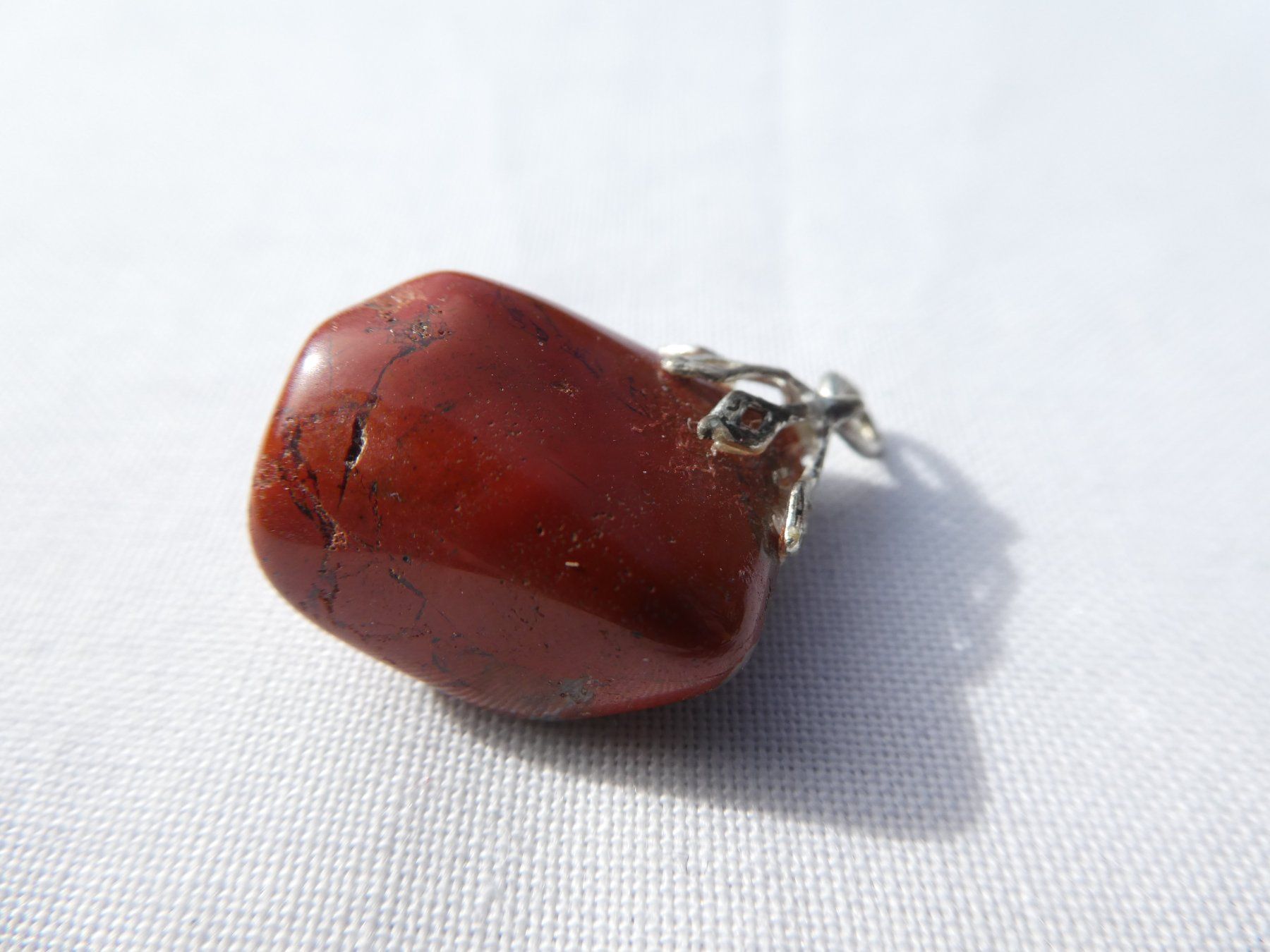 Anhänger: Schmuck-Anhänger mit rotem Jaspis; Länge 2.0cm – Gebraucht aus Gattikon von kaandooh 2