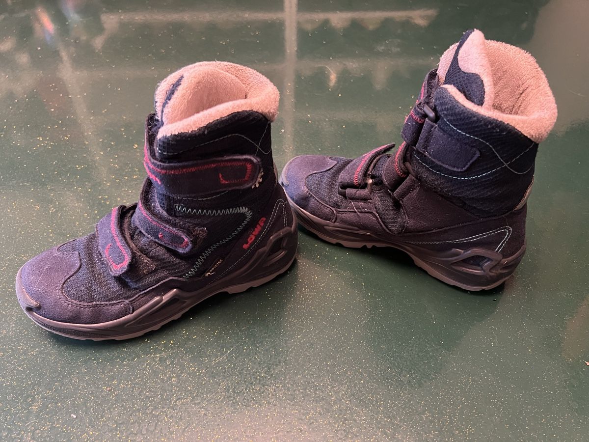 Lowa Scarpe da uomo: Lowa, Winterschuhe, Gr. 31 – Usato da St. Gallen venduto da aljaba 2