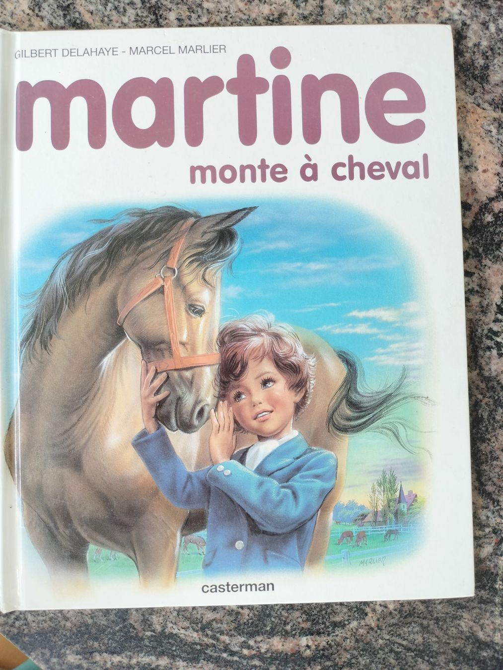 Libri: Martine monte à cheval – Usato da Cortaillod venduto da rozinna