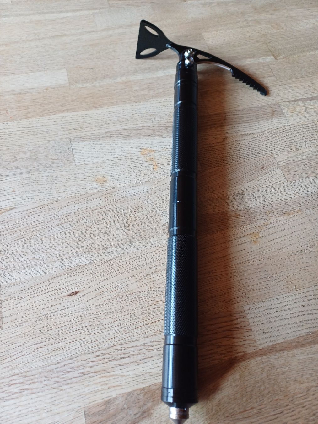 Attrezzatura da arrampicata: Bergpickel – Nuovo e nell'imballaggio originale da Brienz BE venduto da Beo1970