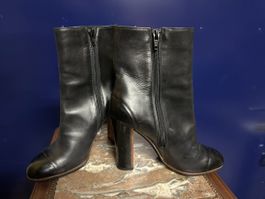 Bottines cuir noir L’Autre Chose, taille 37.