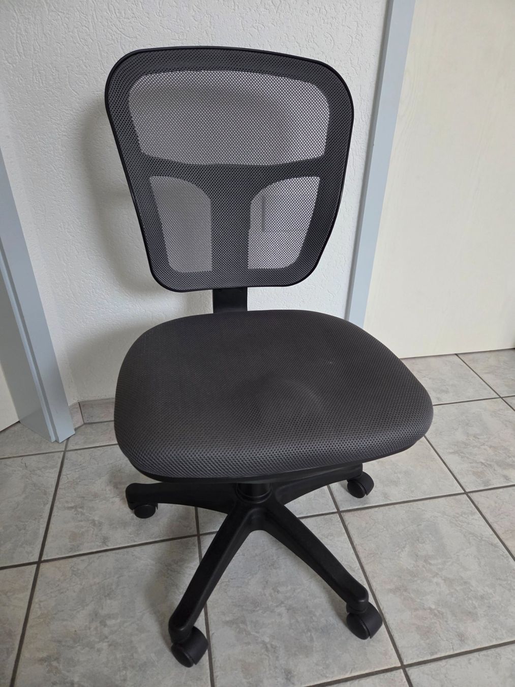 Sedie: Chaise de bureau grise – Usato da Courroux venduto da Soleilpat47