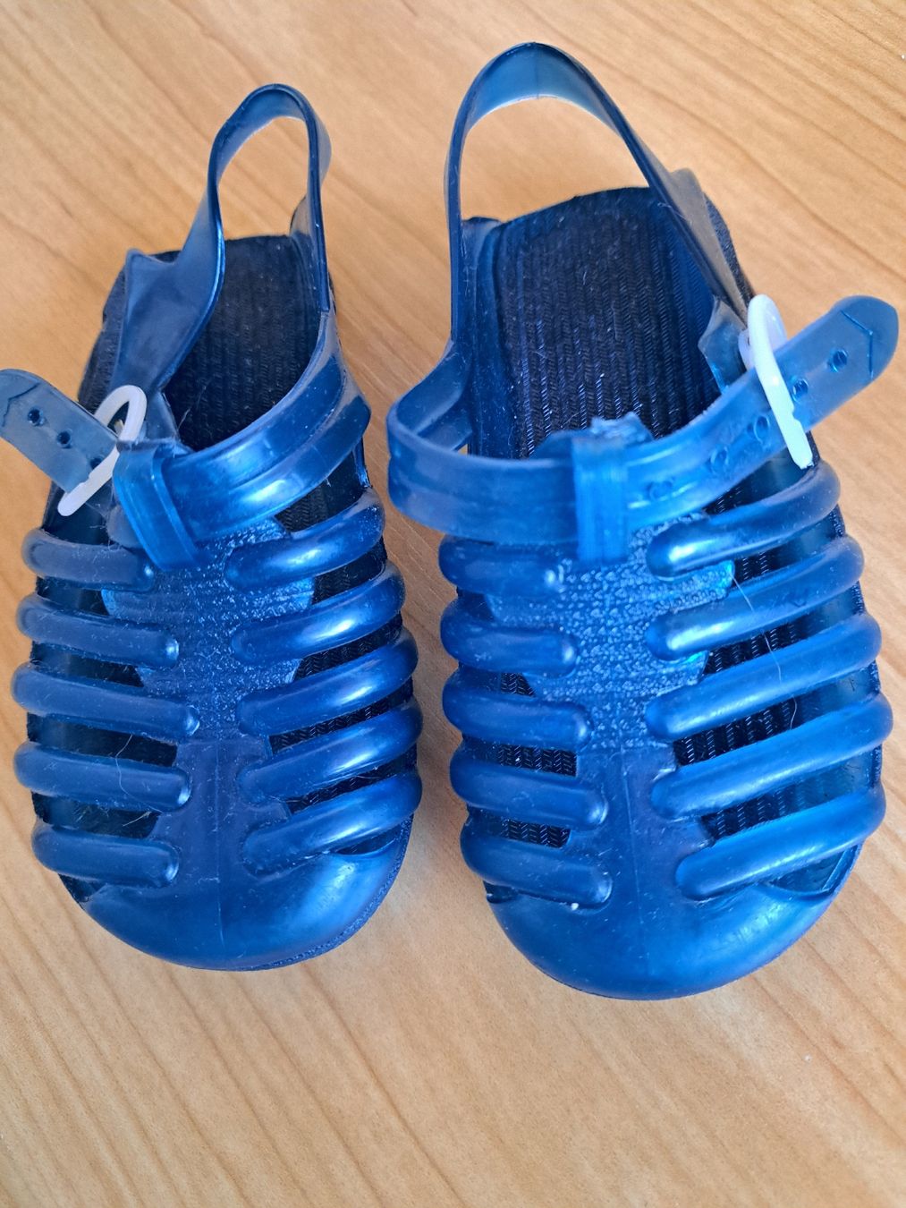 Scarpe da uomo: Strandschuhe / Badesandalen Grösse 25 – Nuovo (secondo la descrizione) da Uetendorf venduto da Judi80