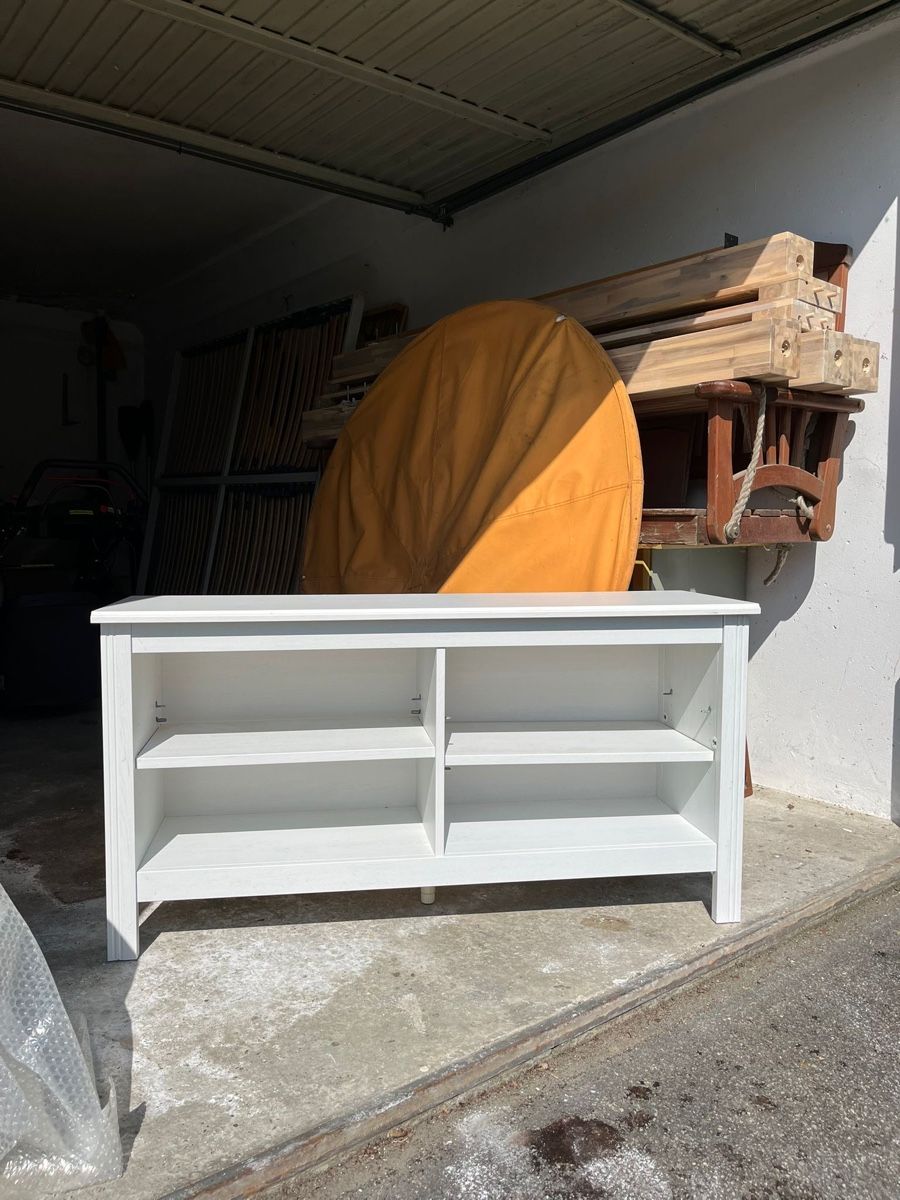 Ikea Mobili TV: Weisses TV-Möbel/Sideboard Brimnes Ikea – Usato da Lenzburg venduto da selabella 2