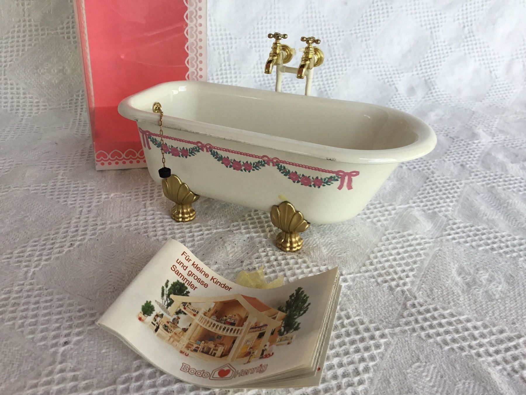 Spielzeuge: Puppenhaus Badewanne 1:12 – Neu und originalverpackt aus St. Gallen von chamilla 4