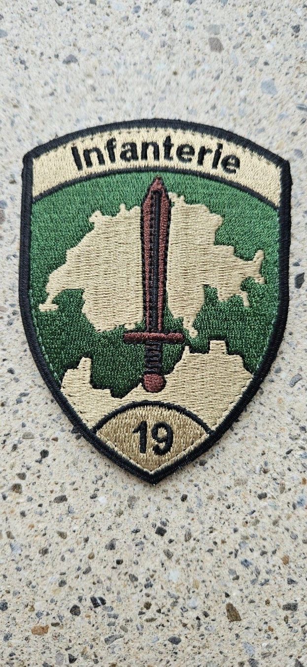 Schweizer Armee Placchette & Badge: *** Badge Infanterie 19 mit klett *** – Nuovo (secondo la descrizione) da Riedholz venduto da fr_sIruP