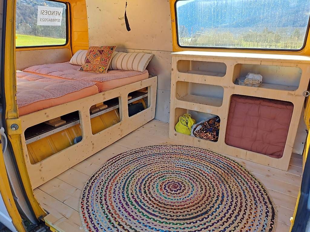 Véhicules de camping: Furgone camperizzato VW T3 Typ 2 – D'occasion à Claro par Linda.B. 3