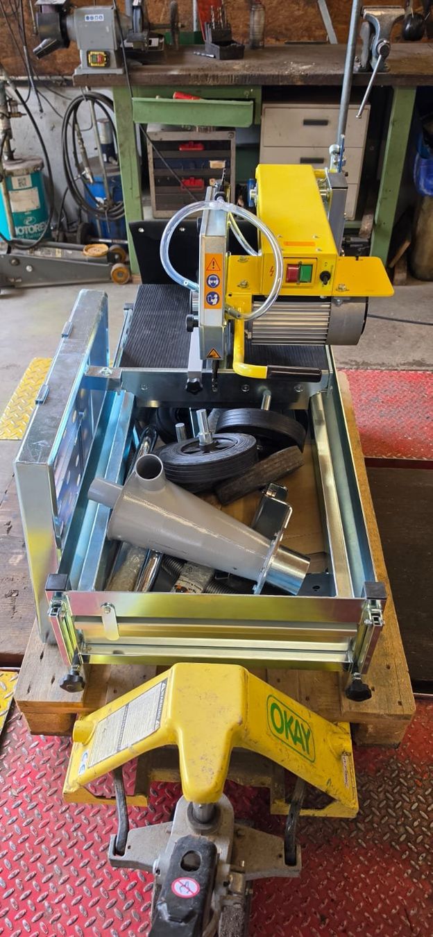 Tutte le macchine: Rolltisch Steintrennmaschinen – Nuovo (secondo la descrizione) da Bottmingen venduto da bj824 1