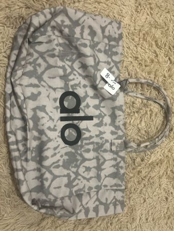 Alo yoga bag