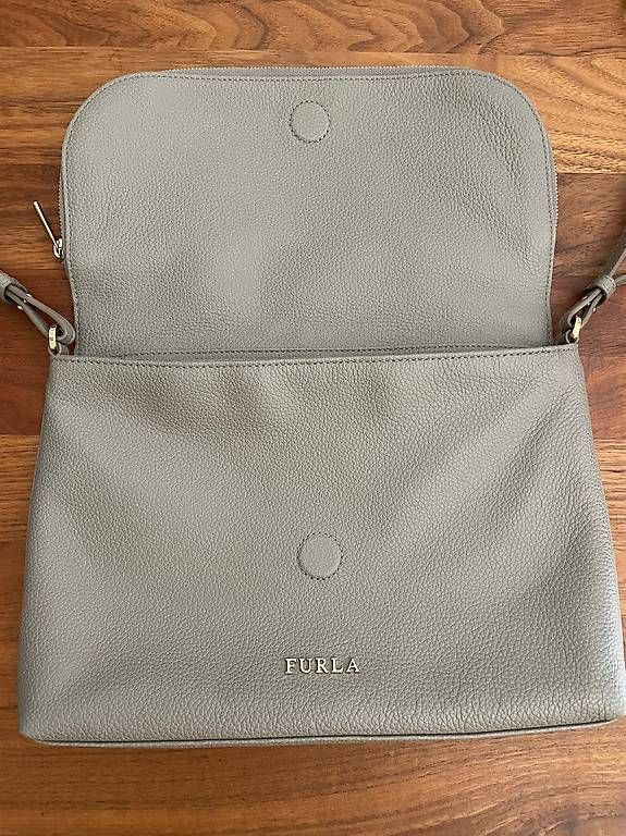 Borse da donna: Furla Handtasche grau – Usato da Basel venduto da Sydney02 3