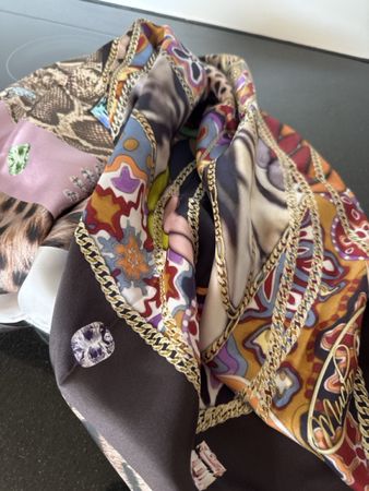 Seidentuch Foulard Print 130x130cm perfekter Zustand