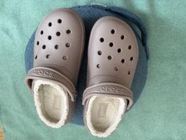 Schöne warm gefütterte Neuwertige Crocs Nude Farbe size 7