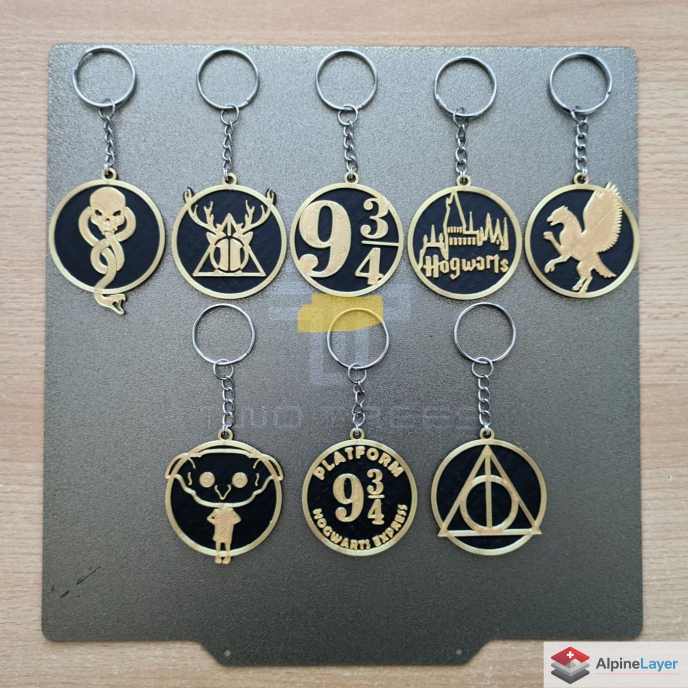 Portachiavi: Platform 9¾ Keychain Black Gold 3D Printed – Nuovo (secondo la descrizione) da Losone venduto da AlpineLayer