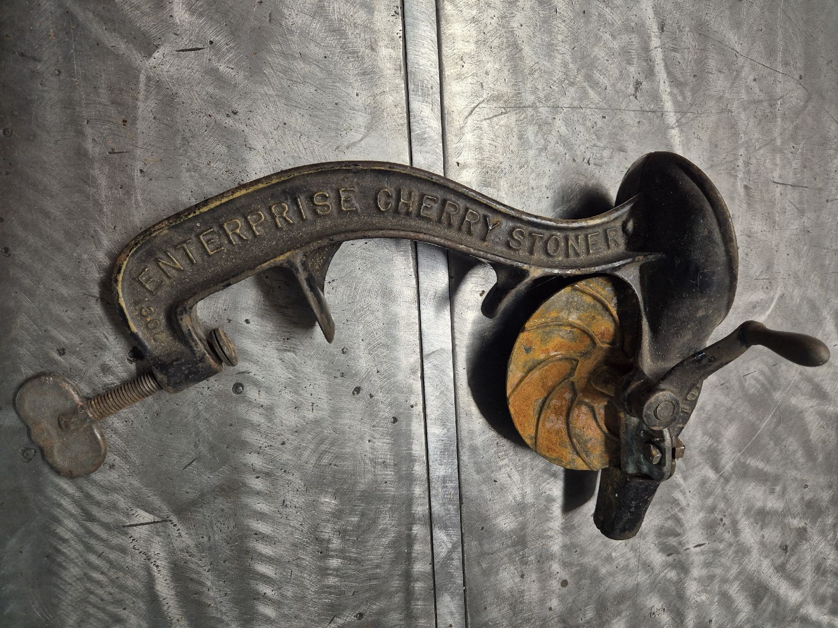Küchengeräte: Dénoyauteur à cerise  – Gebraucht aus Le Locle von CHEGUA 2