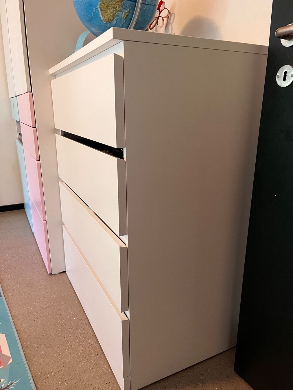 Ikea Cassapanche: White IKEA MALM 4-Drawer Chest - Great Condition! – Usato da Cham venduto da yin_95xl 1