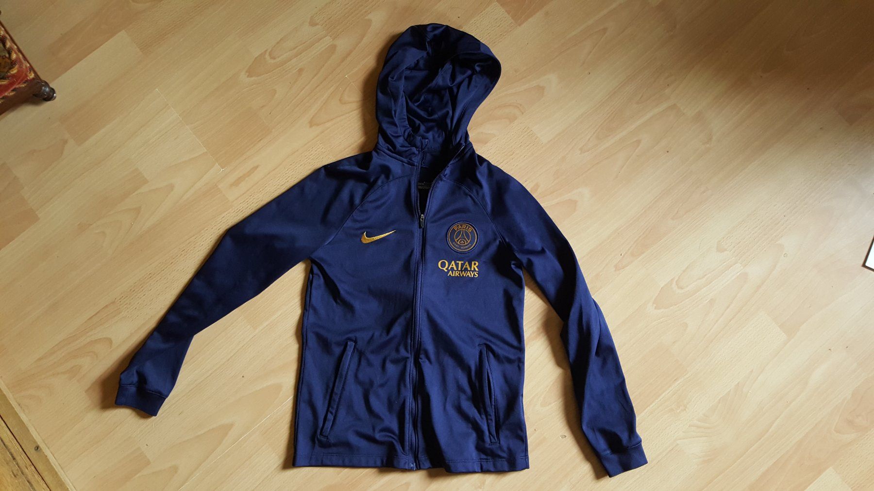 Giacche: Paris St. Germain Original Trainignsjacke – Usato da Arni AG venduto da Belgarion