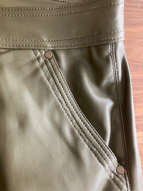 Pantaloni: lederhose oliv gr. 46 – Usato da Schwarzenberg LU venduto da kindler007