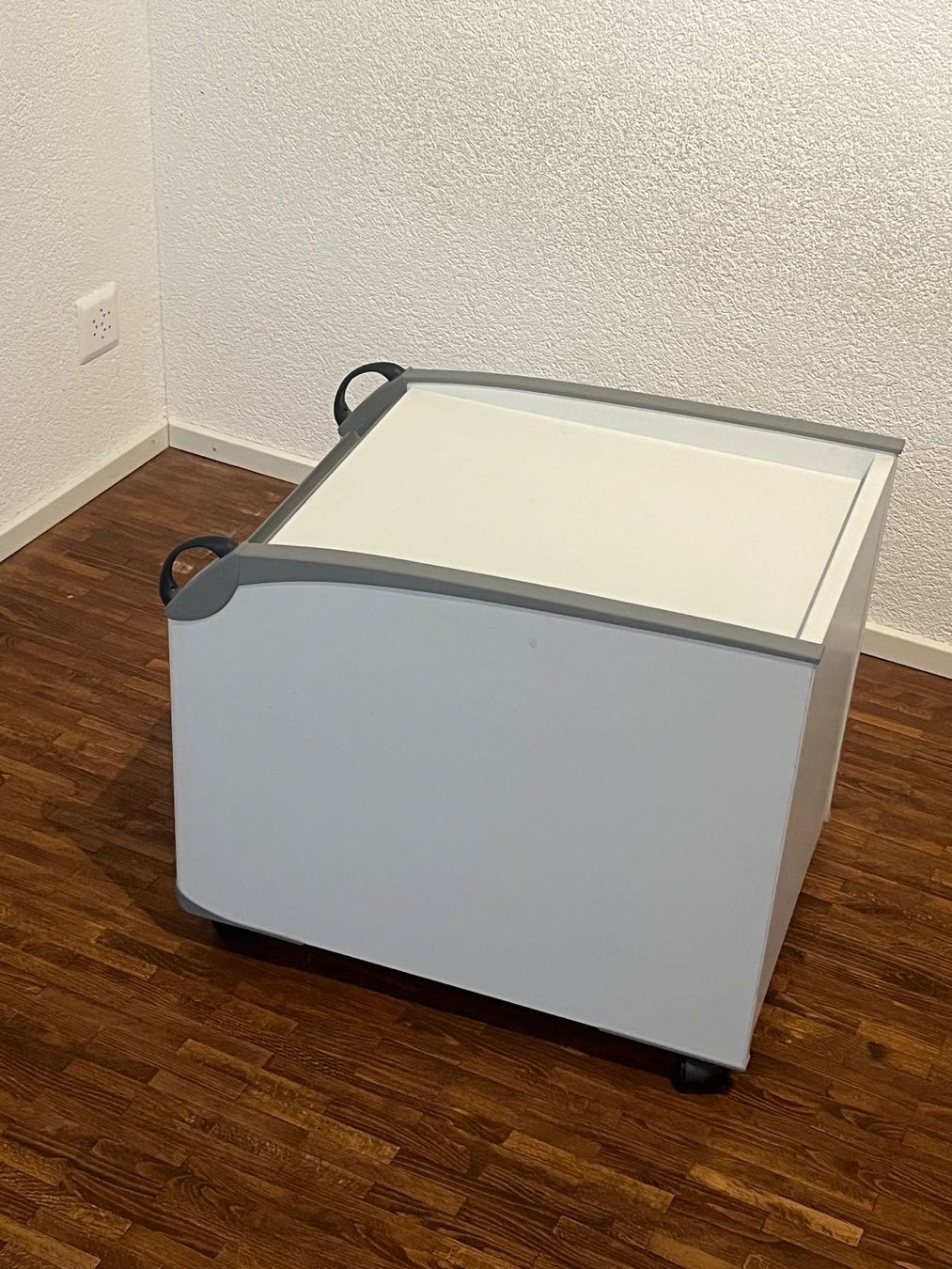 Moll Banconi: Rollcontainer Moll weiss grau mit 3 Schubladen – Usato da Thun venduto da Pfuschi74 3