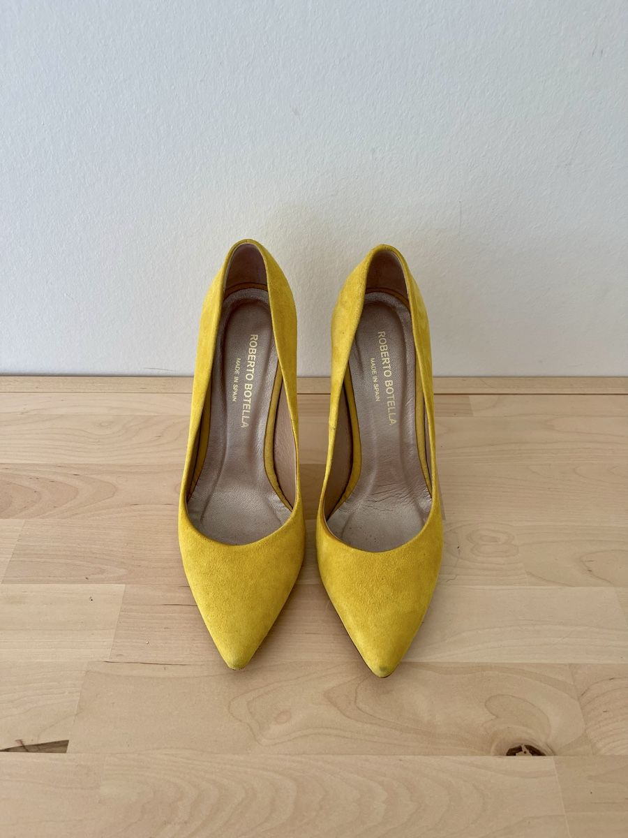 Scarpe da donna: Escarpins jaune Roberto Botella, taille 35 ✨ – Usato da Bursinel venduto da mel_8c62