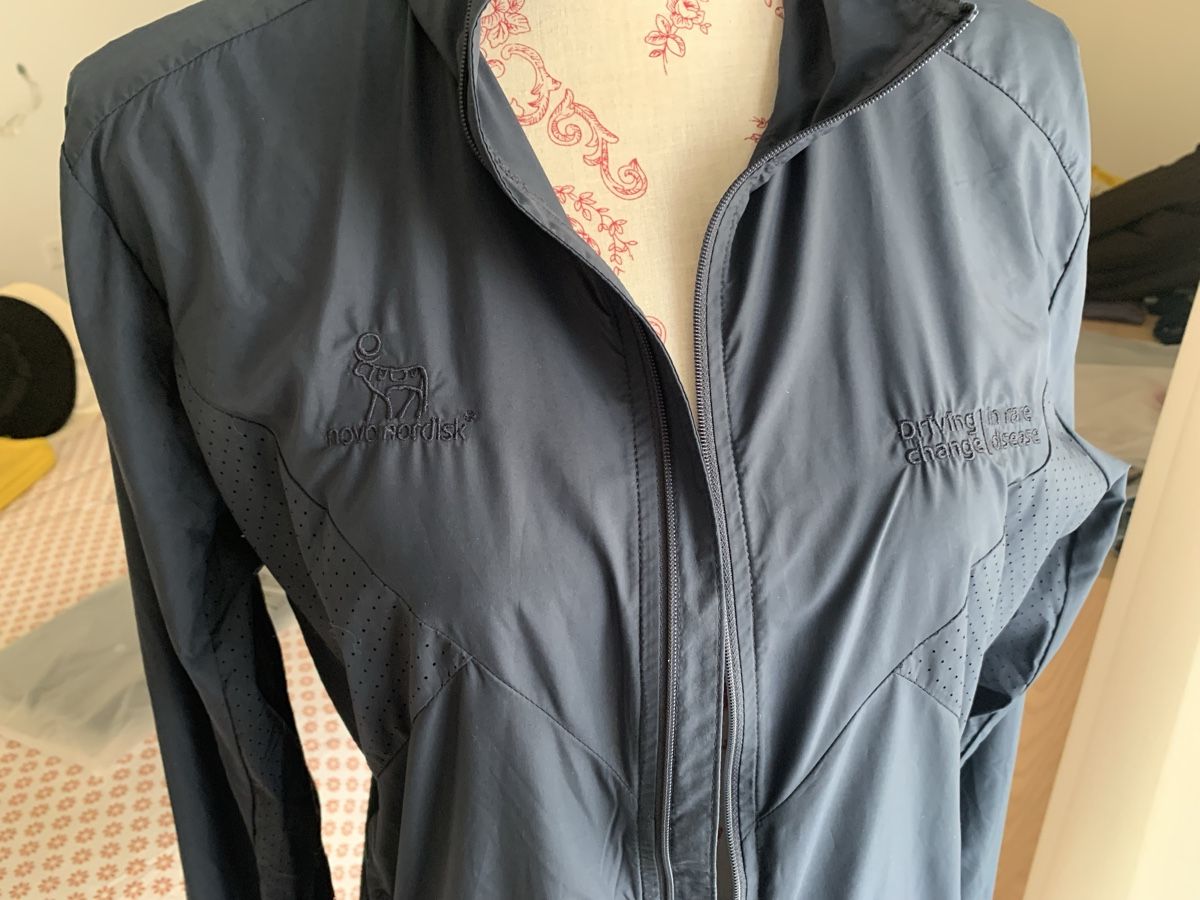 Craft Vestes: CRAFT Windbreaker man running jacket S – Neuf avec emballage d'origine à Zürich par Angela_Fashion_Lover 2