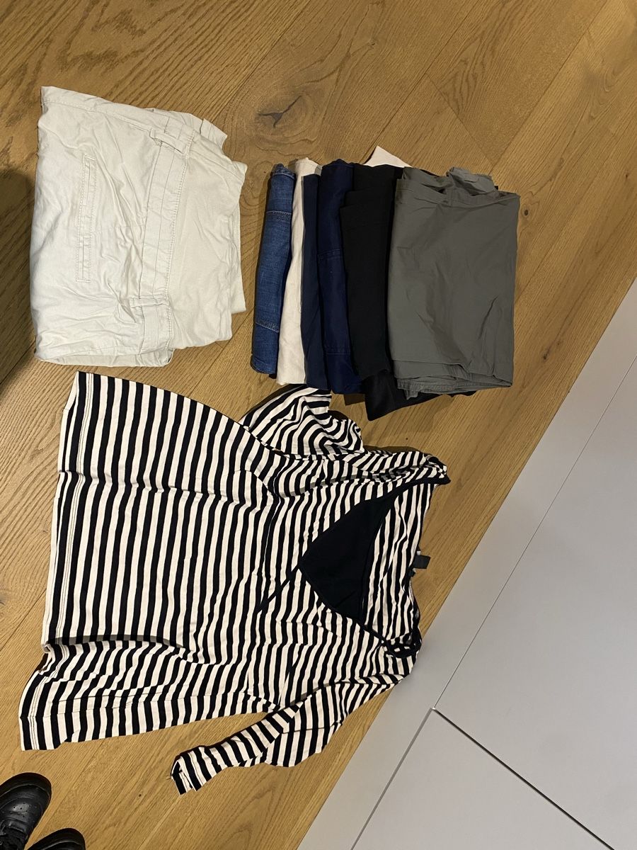 H&M Lots de vêtements: Schwangerschaftschleider, Grösse 46 – D'occasion à Forch par Sonne1983