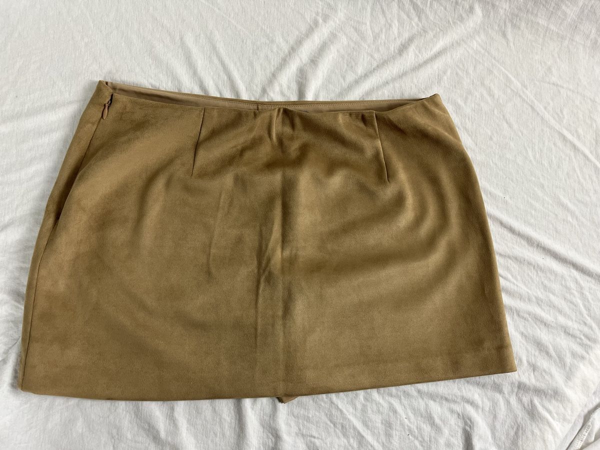 Abercrombie Gonne: Abercrombie Mid Rise Miniskort - mit Etikett – Nuovo e nell'imballaggio originale da Mörschwil venduto da ReLuxeAtelier 1