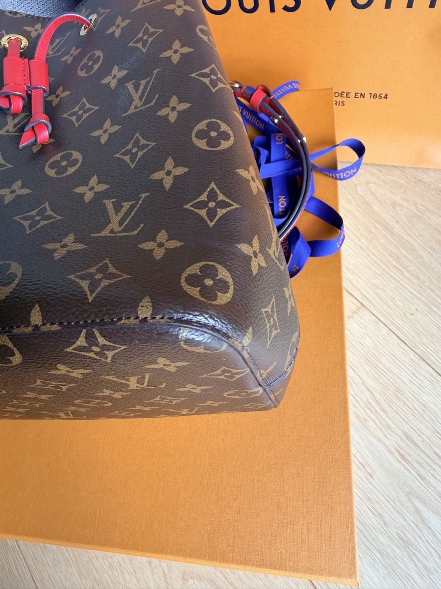 Louis Vuitton Borse da donna: Louis Vuitton NéoNoé MM Monogram - iconic handbag! – Usato da Thalwil venduto da 28rainbow 3