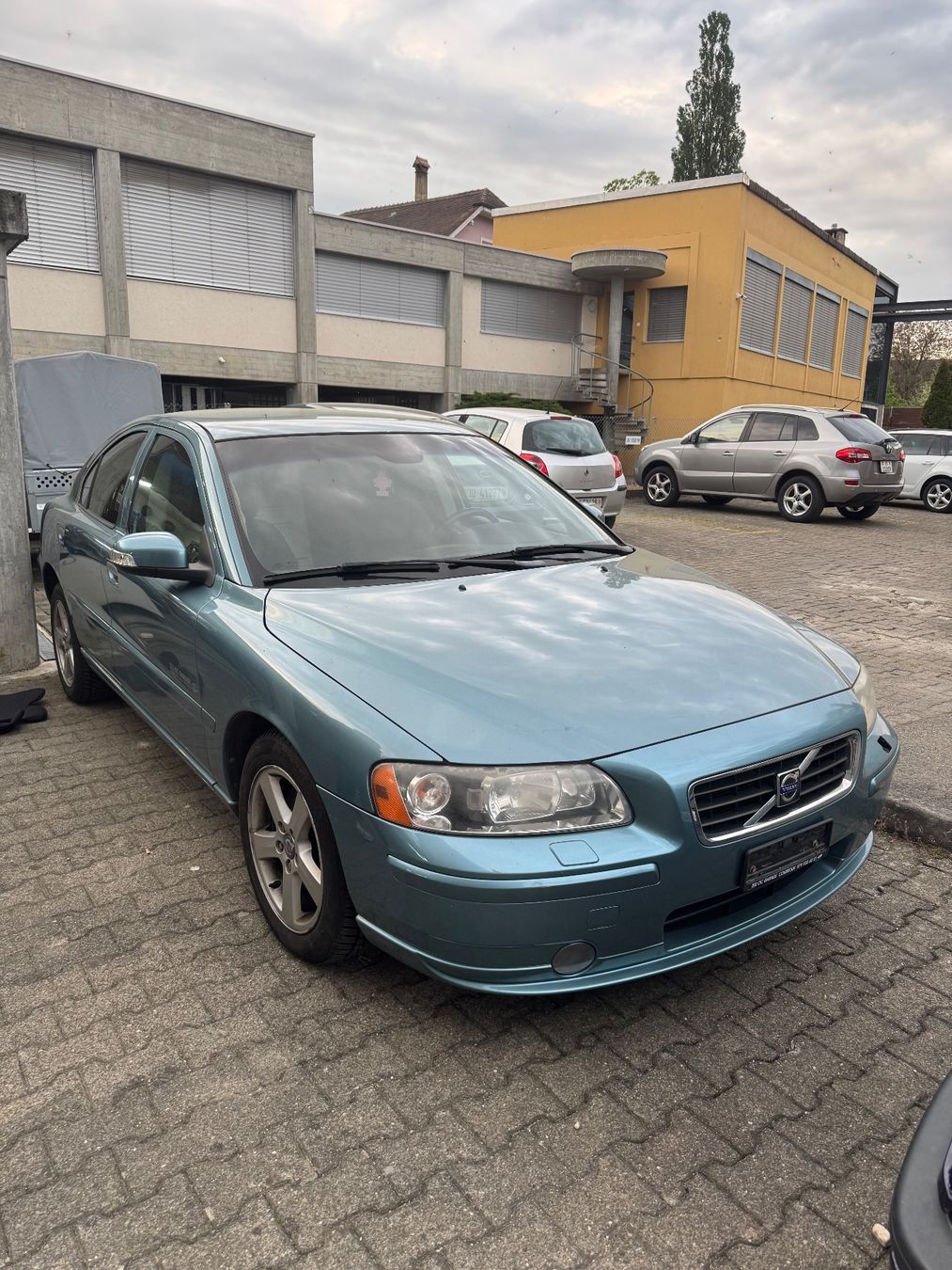 Volvo Automobili: Volvo s60 2.5t AWD – Usato da Courroux venduto da Hermes282
