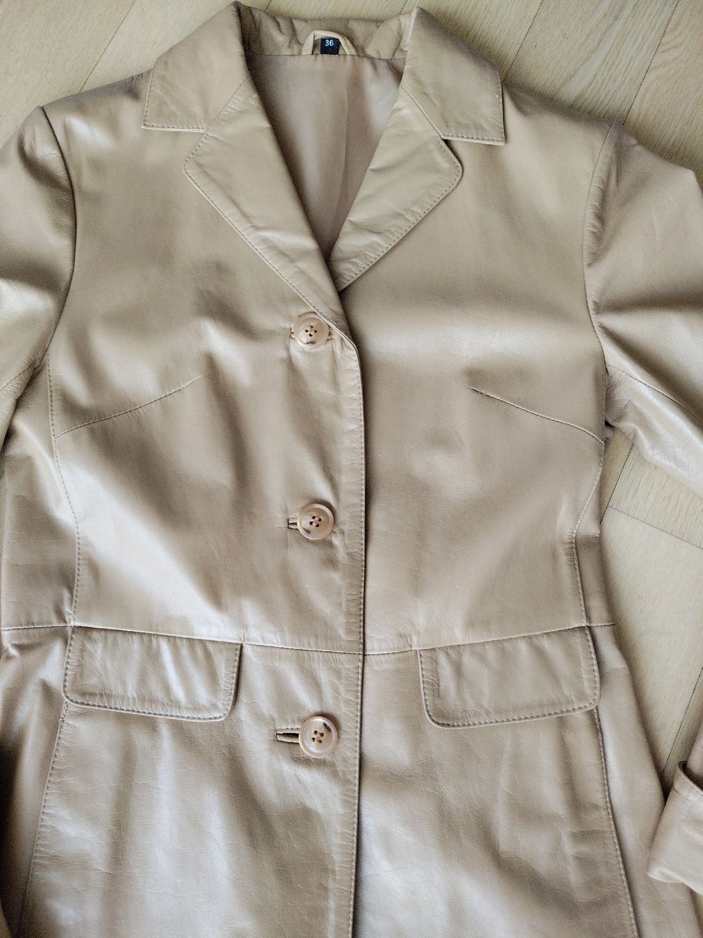 Cappotti: LEONARDO Leder Mantel Beige Size 36 – Usato da Buchrain venduto da QueenyHE51 4