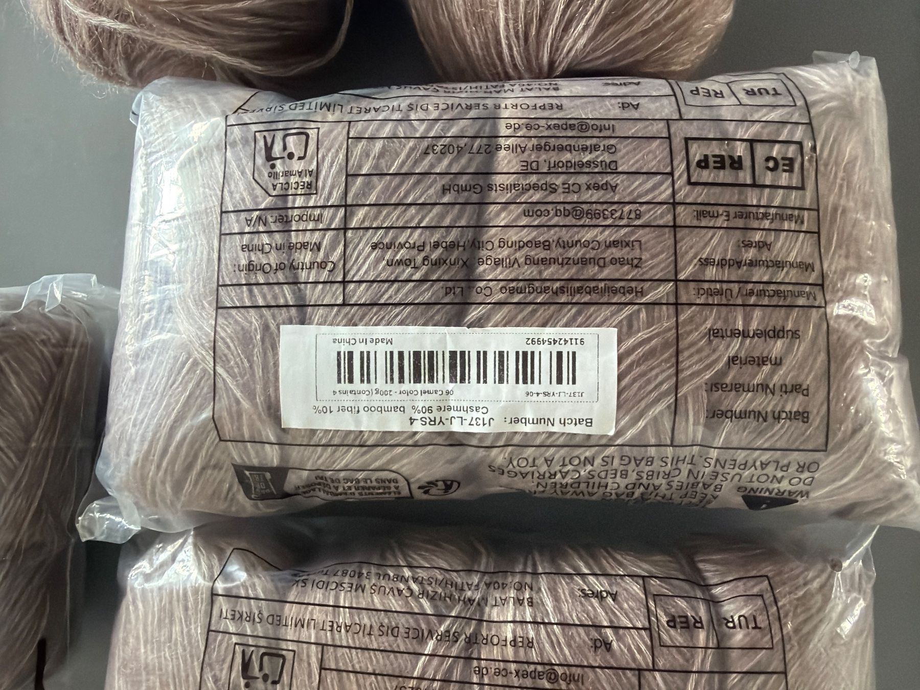 Lana: 700 gr. Wolle, Cashmere 90 %, Bomboo 10 %, – Nuovo (secondo la descrizione) da Villnachern venduto da Yoyo13 1