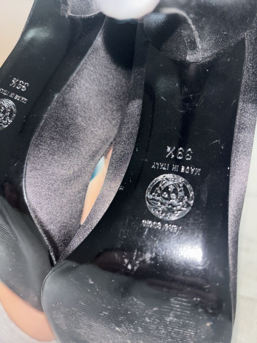 Versace Damenschuhe: Escarpins Versace Vintage – Gebraucht aus Carouge GE von lia_t7zd 7