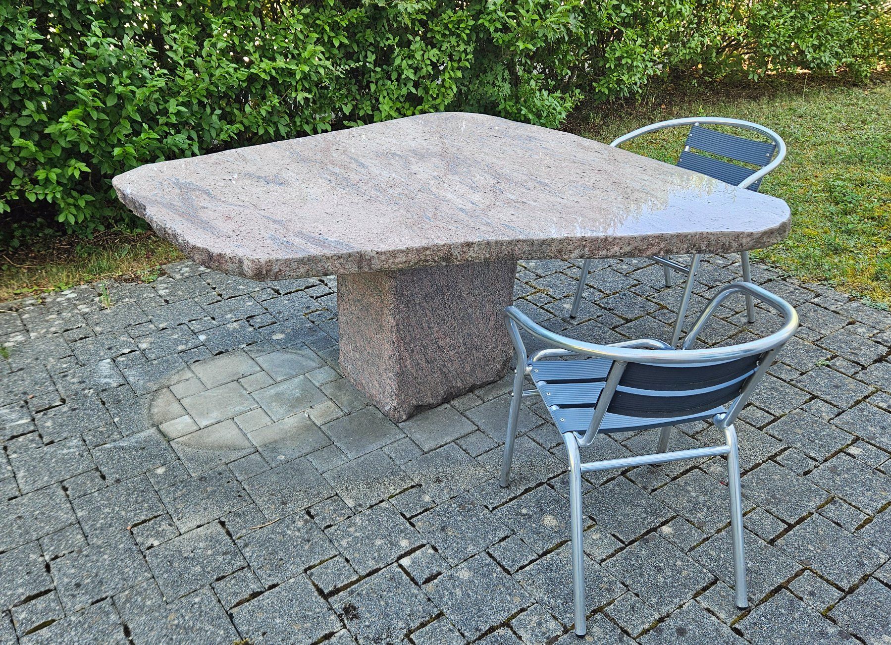 Tische: Gartentisch aus Granit – Gebraucht aus Thun von railpek 2