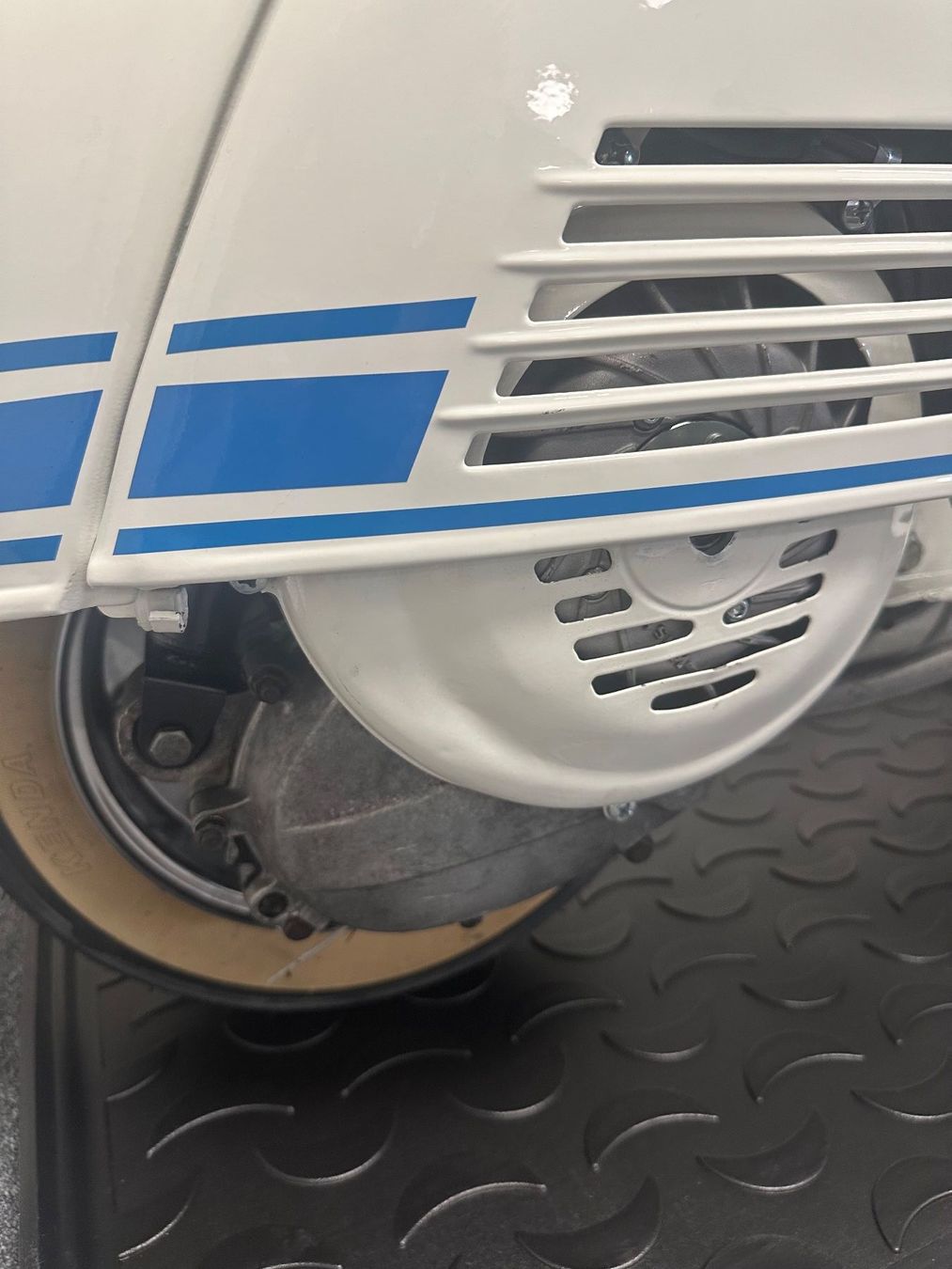 Vespa Scooter: Piaggio Vespa ET3 / 125 primavera – Usato da Wallbach venduto da NandoPat 7