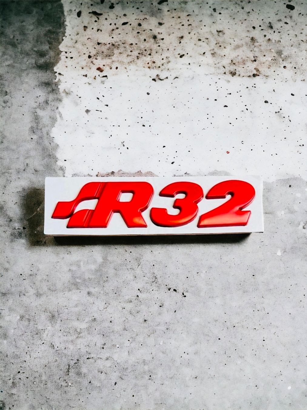 VW R32 Emblem Schriftzug Logo aus Metall NEU in Rotmatt (Neu und ...