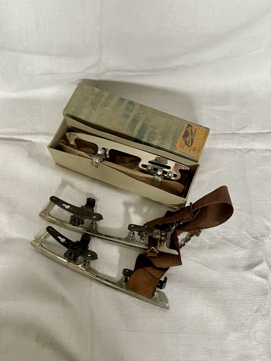 Tutte le decorazioni: Vintage Paket mit Original Kartönchen – Usato da Bronschhofen venduto da Bronschi 3