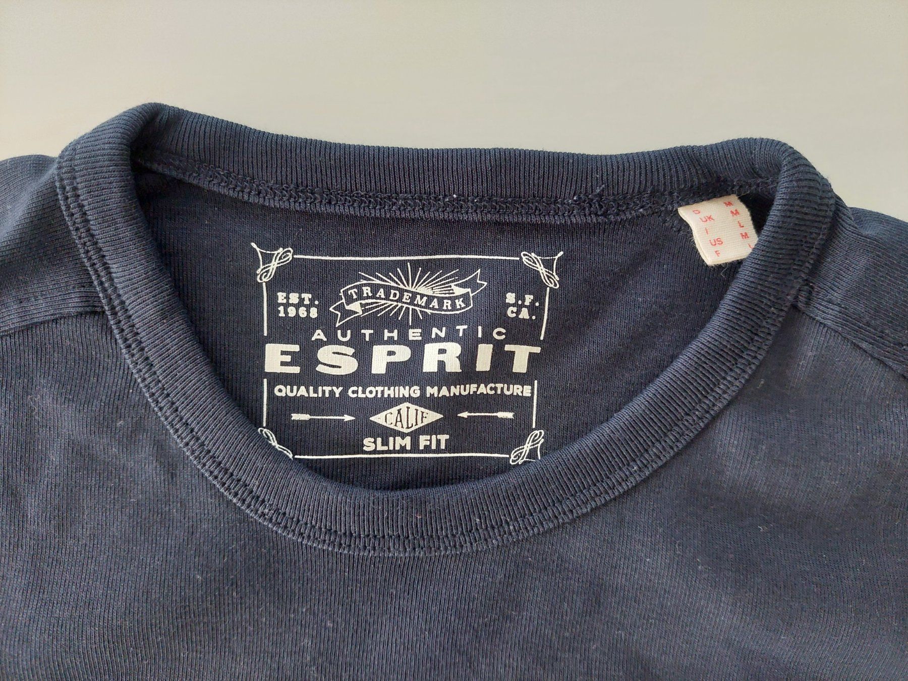 Esprit T-shirt: T-shirt Esprit – Usato da Signy venduto da oli_sn9g 2