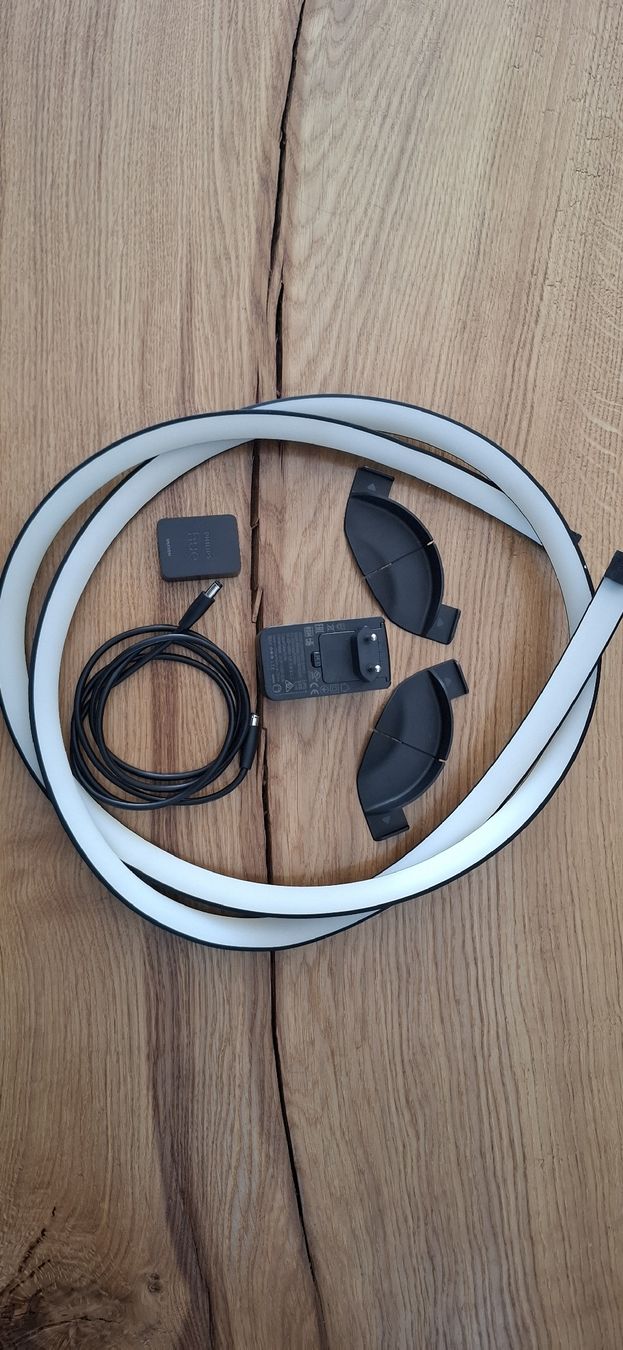 Philips Lampade: Philips Hue Play Gradient lightstrip 55 zoll – Usato da Guntershausen venduto da Jtattoo 1