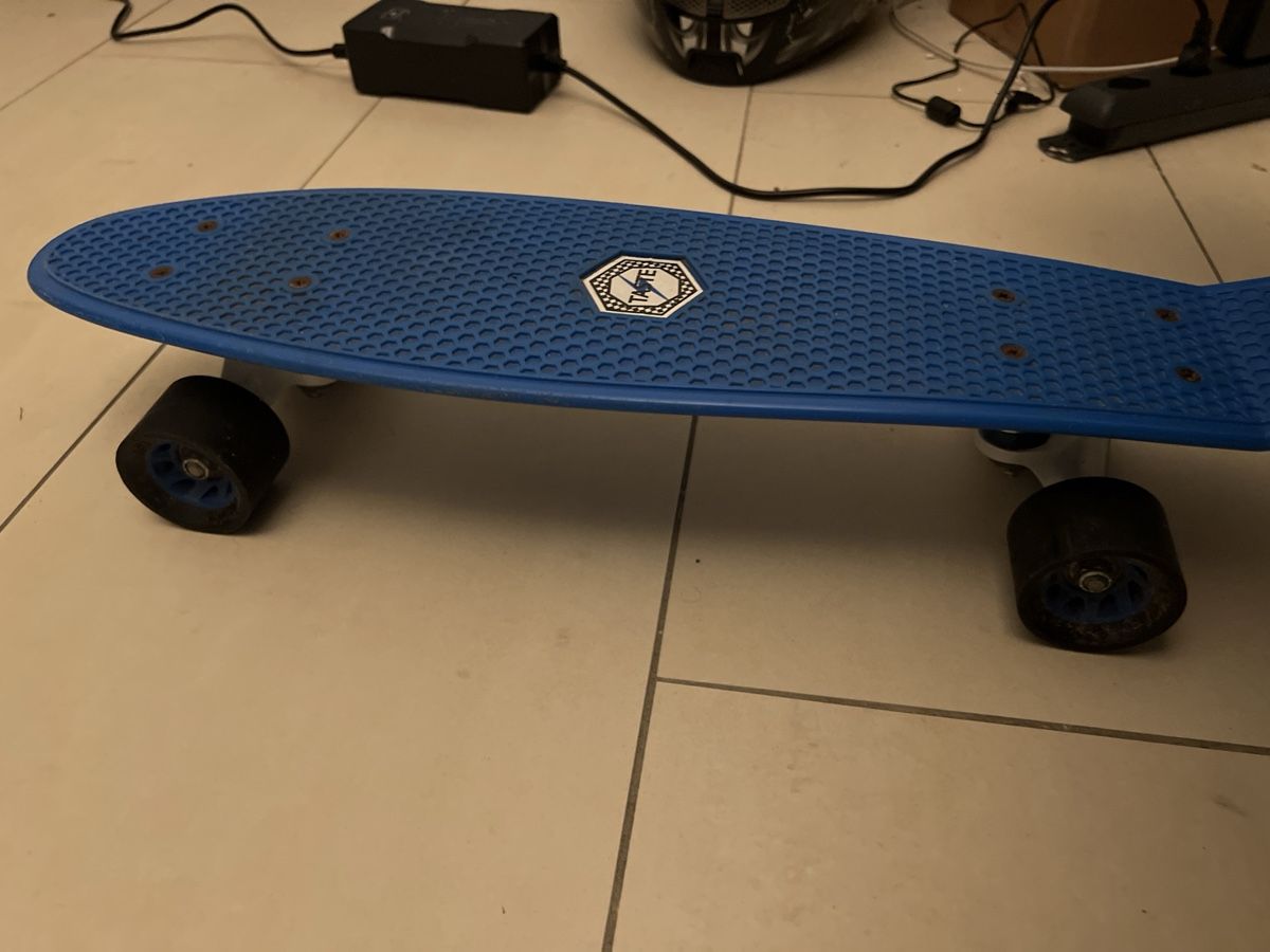 Skateboards: Blaues Skateboard gebraucht – Usato da Schliern b. Köniz venduto da vac_l86y 1
