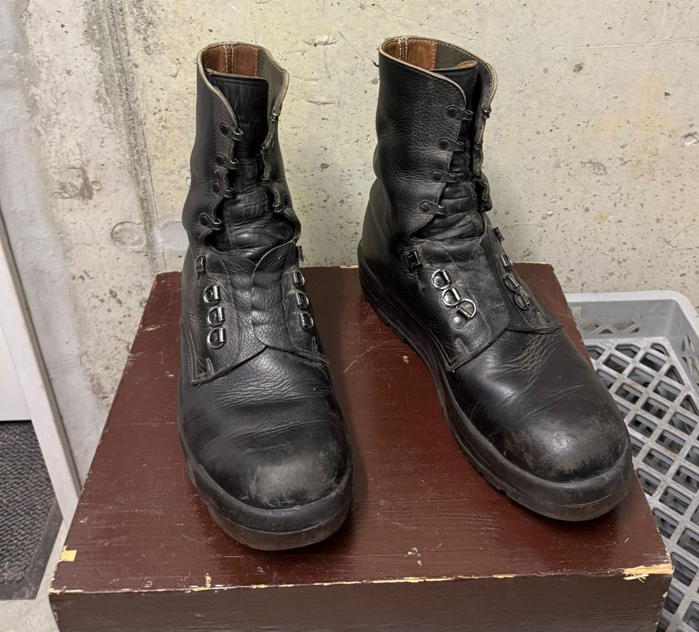 Herrenschuhe: Stiefel CH Armee Militär Stiefel – Gebraucht aus Zürich von Zuerich_Seebach 2