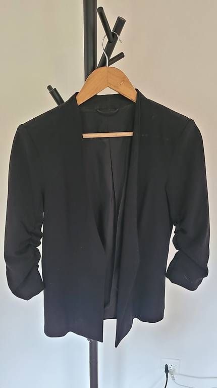 Vila Vestes: Schicker schwarzer Blazer von Vila Gr. S – D'occasion à Gutenswil par schmidii