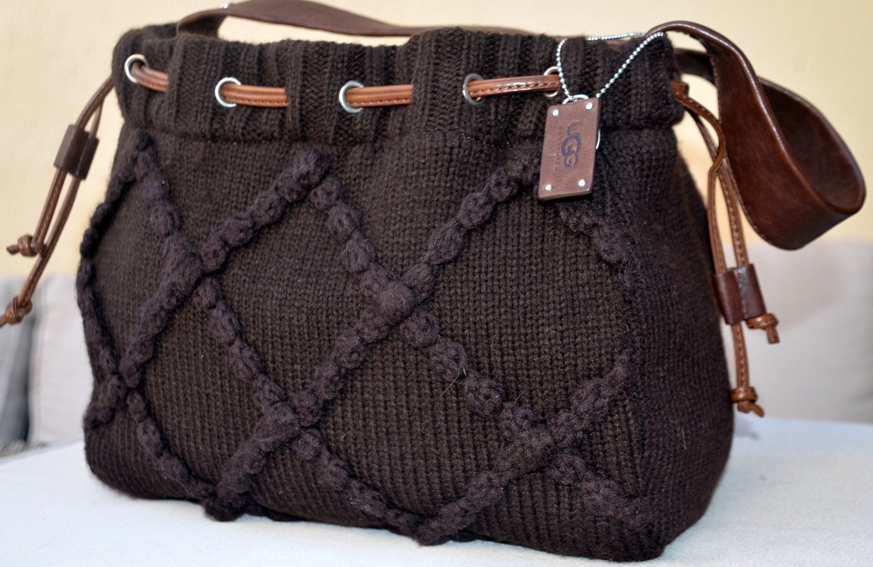 Ugg Borse da donna: UGG Tasche / sac – Nuovo (secondo la descrizione) da Collonges venduto da arashee