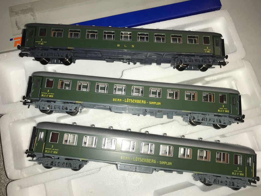 3 verschiedene, alte BLS 3. Klasse Wagen , Roco. (Gebraucht) in Glis ...