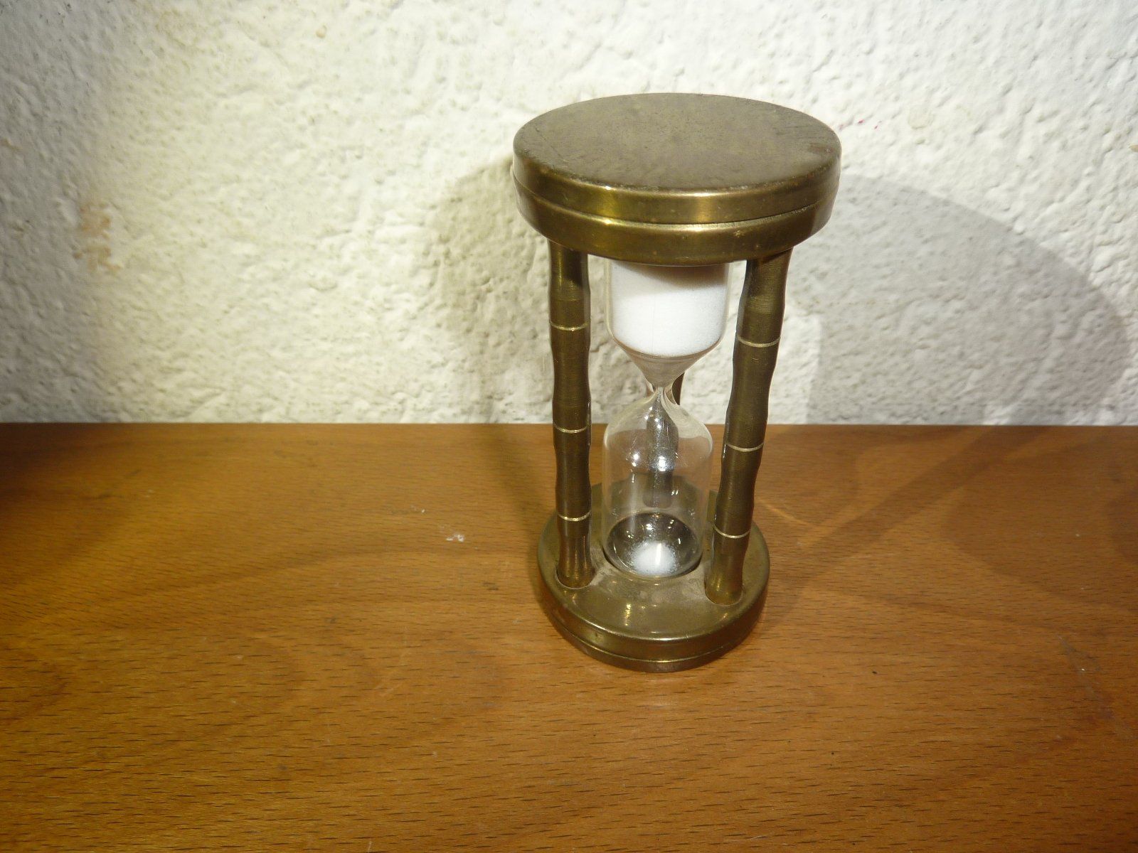 Uhren: Antike Sanduhr Messing Höhe 8 cm Messzeit 9 min. – Gebraucht aus Hochfelden von swissice 1