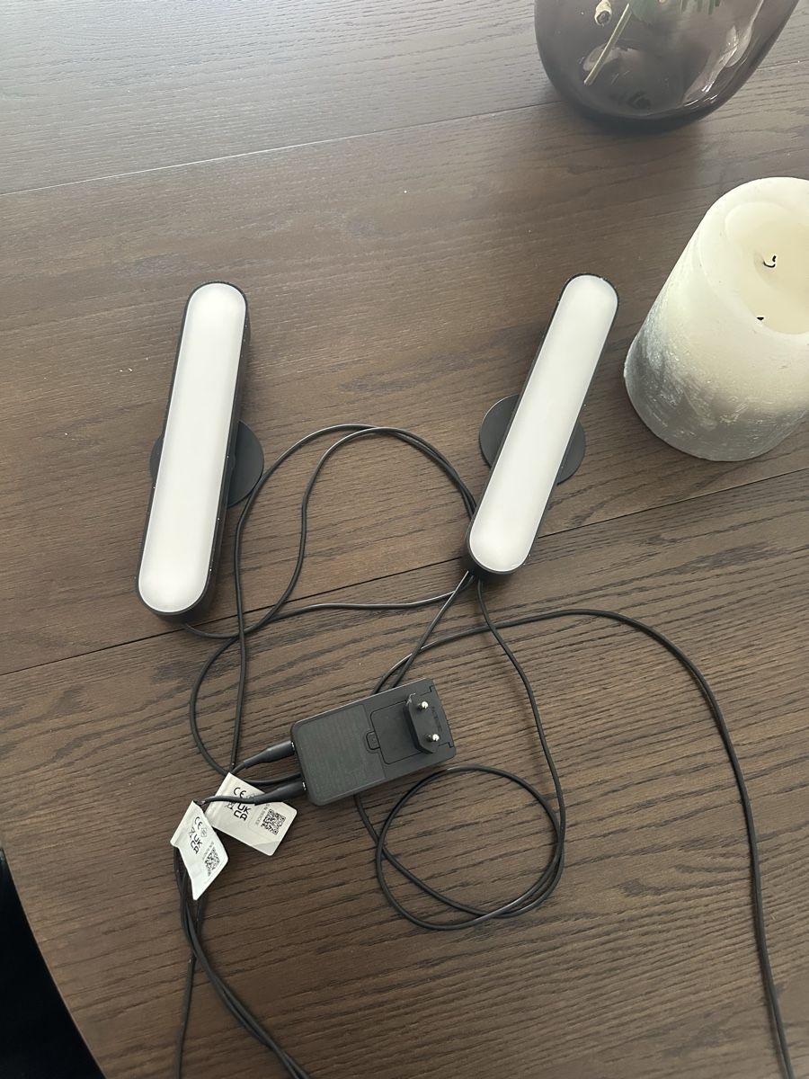 Philips Lampes: Philips Hue Play Basis+ Erweiterung – D'occasion à Gommiswald par RafG