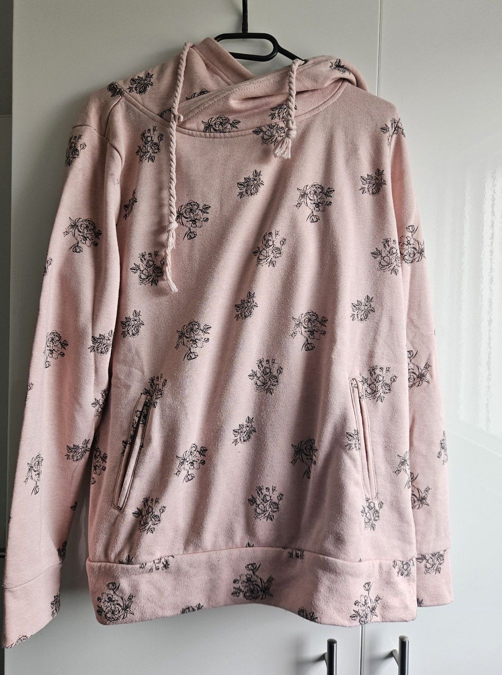 Pullover & Sweatshirts: Hoodie – Gebraucht aus Boswil von Goorlie