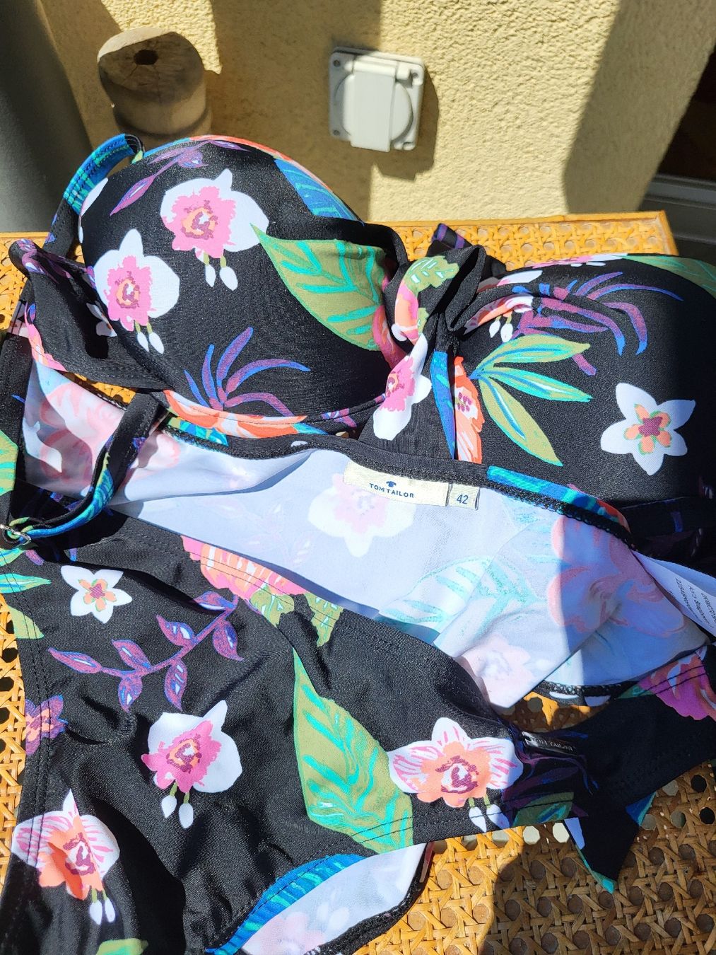 Costumi da bagno & Bikini: Bikini schwarz Blumenmuster Grösse 42 neu mit Etikett – Usato da Zürich venduto da Lizi7 1