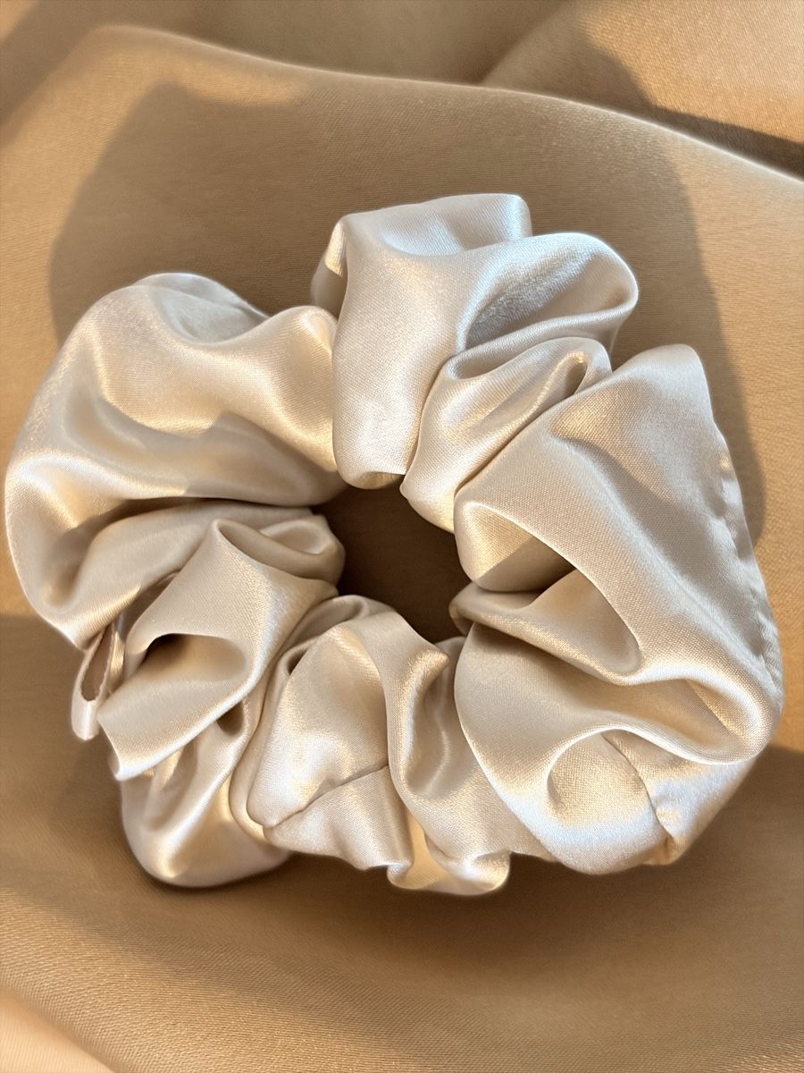 Haarschmuck: Haargummi Scrunchie in Beige neu – Neu und originalverpackt aus Bauma von duj_9dsw 1