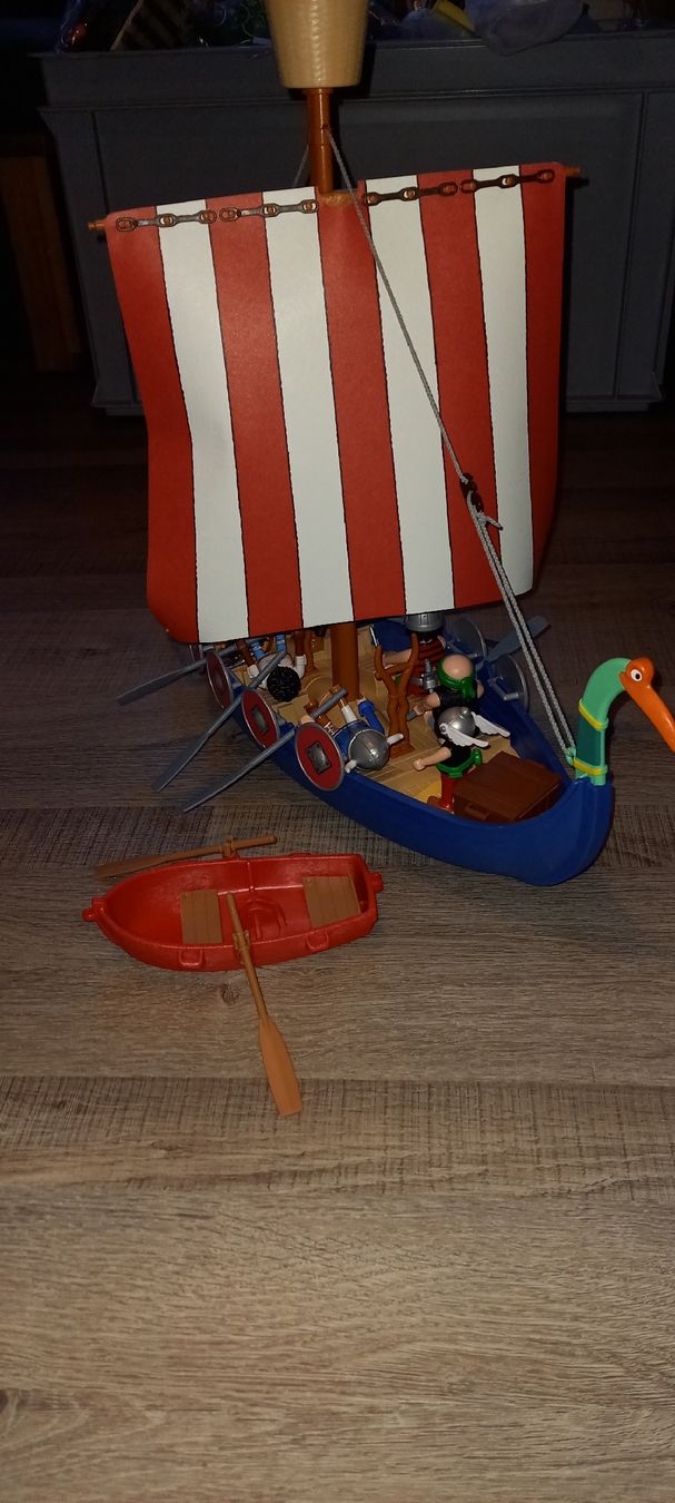 Statuette: Asterix Wikinger Boot mit Zusatz Figuren – Usato da Herisau venduto da frp_b5zm 1